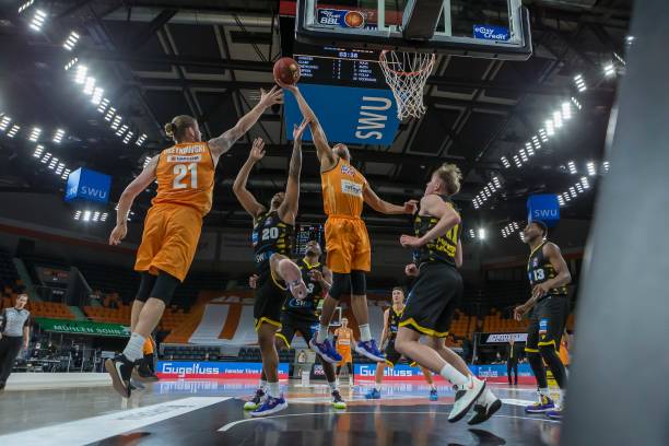 供了深刻的 供了深刻的