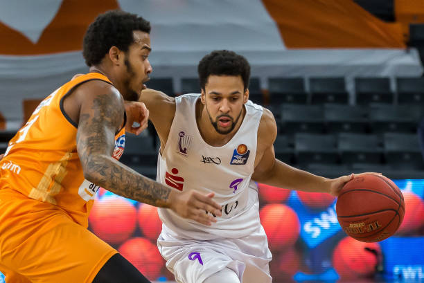 时刻往往依 时刻往往依