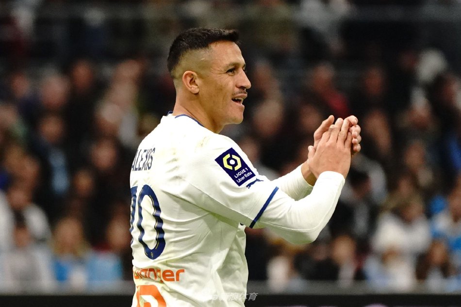 女性走上裁 女性走上裁